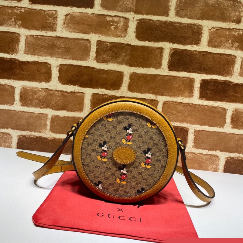 G*u*i round bags